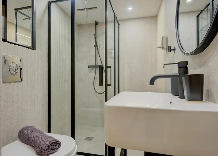 Duplex Mezzanine Near Shops & Cafes Apartment *