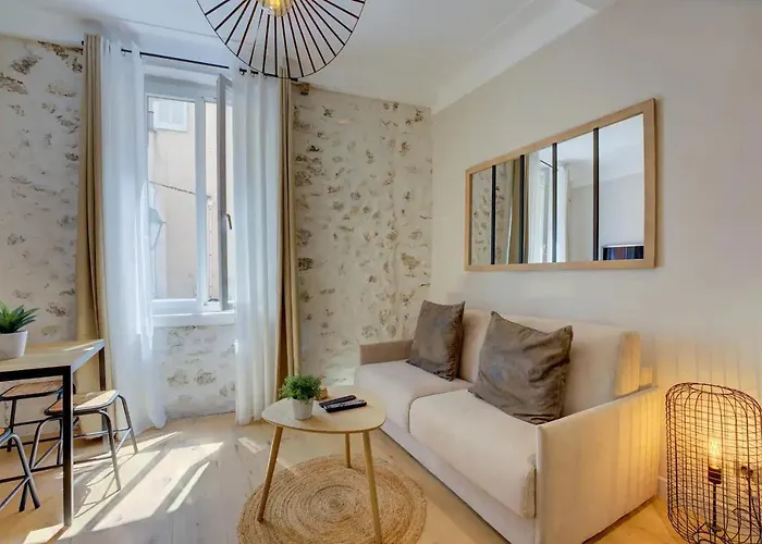 Apartment Duplex Mezzanine Near Shops & Cafes