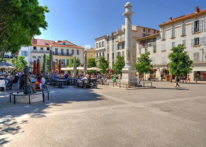 Duplex Mezzanine Near Shops & Cafes Apartment Antibes