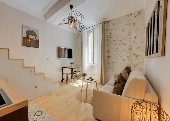 Duplex Mezzanine Near Shops & Cafes Apartment *