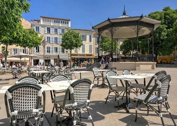 Duplex Mezzanine Near Shops & Cafes Apartment Antibes